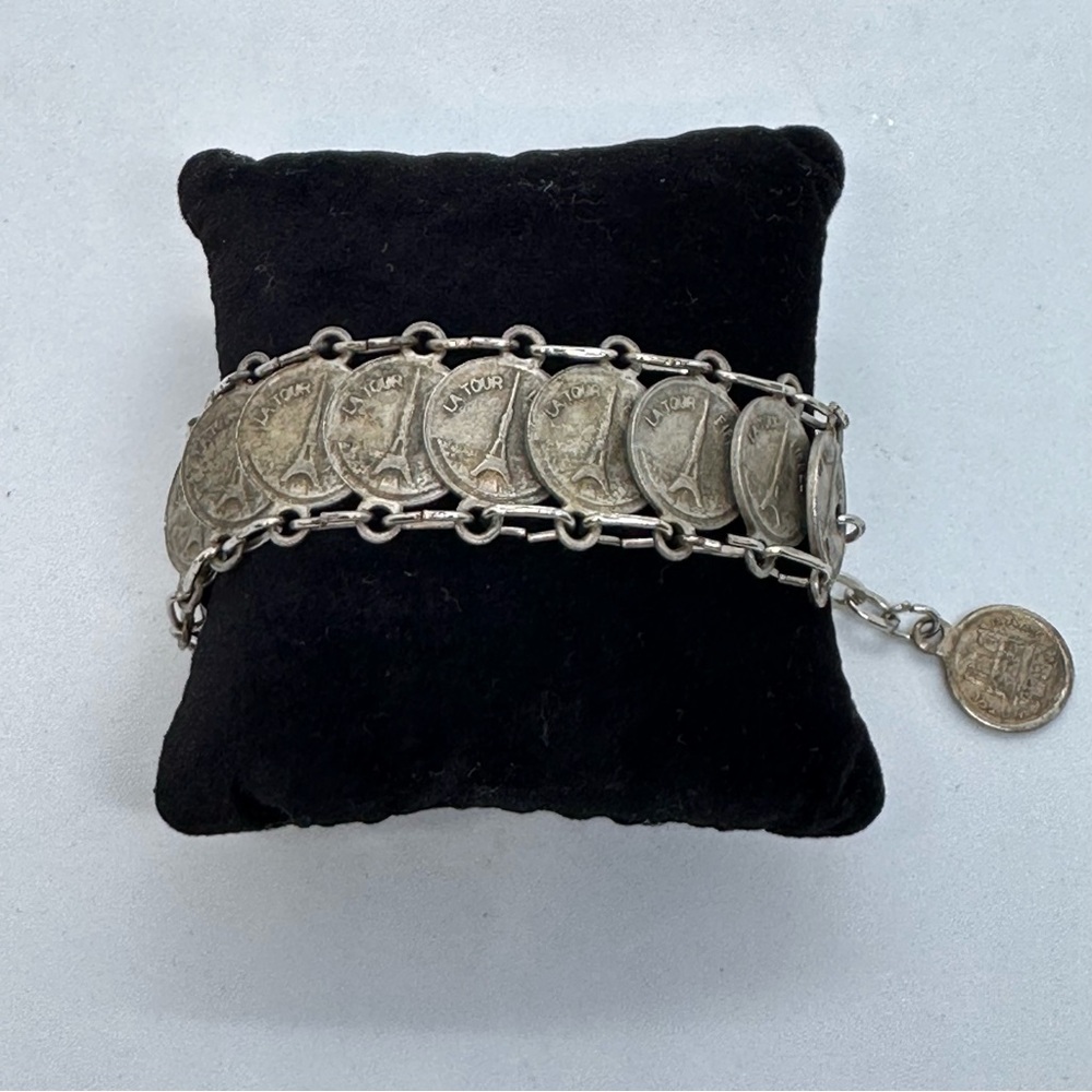 VTG Paris Souvenir Coin Bracelet Featuring Eiffel Tower Notre Dame Louvre+Charms